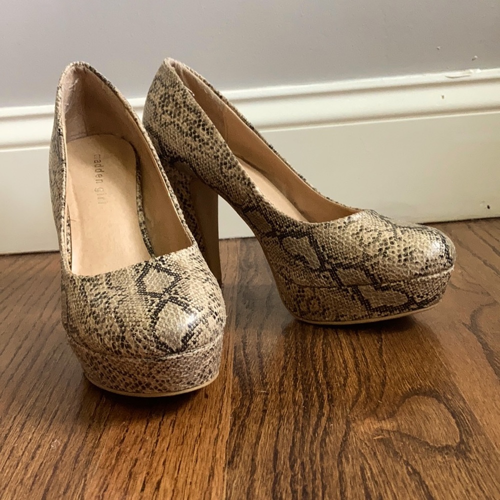 Madden Girl snakeskin platform pumps 7.5
